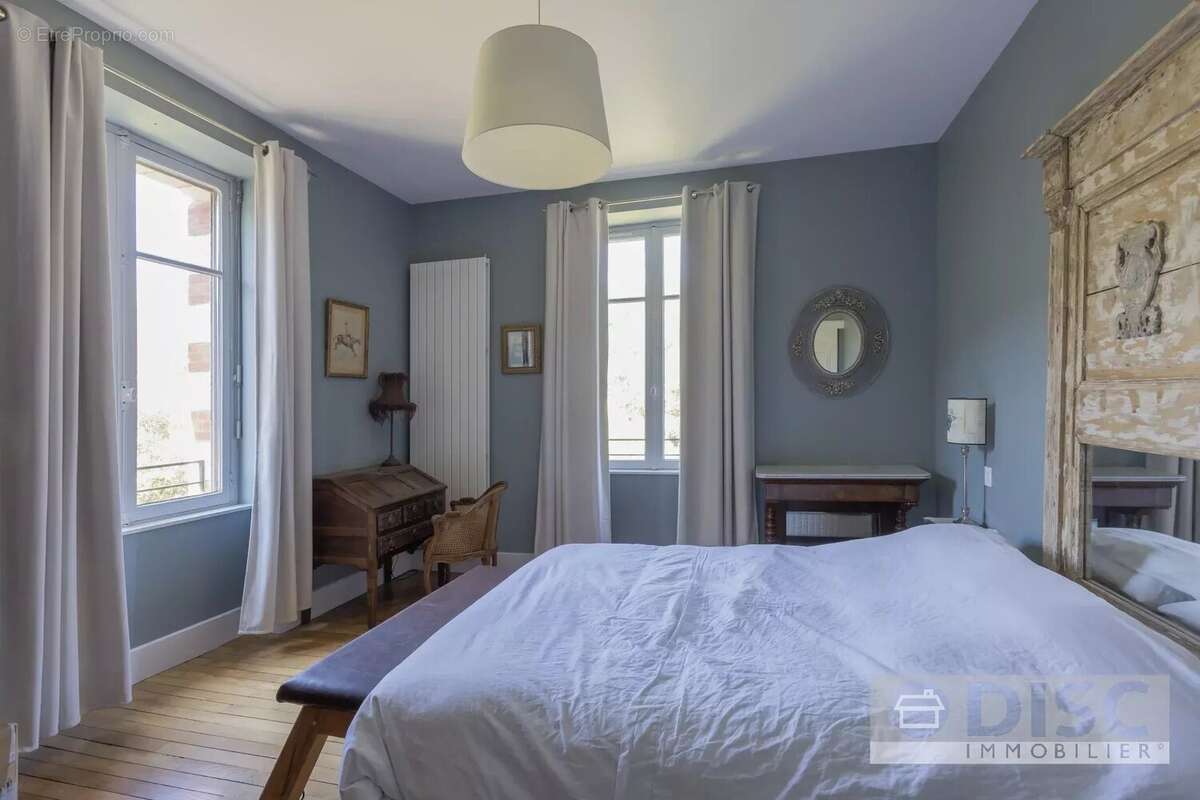 Magnifique maison de maître entièrement rénovée avec jardin et piscine - photo 15