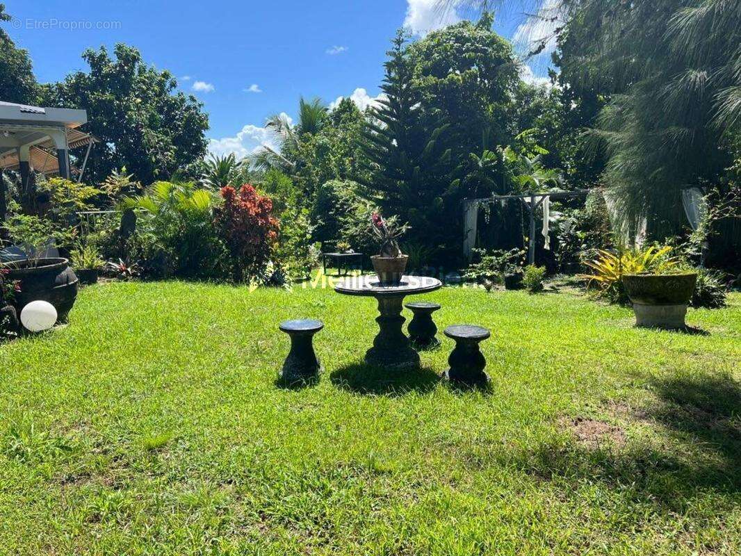 Maison à BAIE-MAHAULT