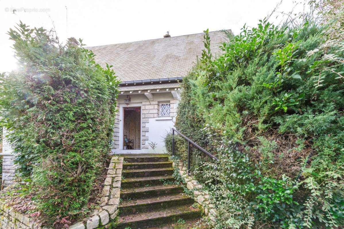 Maison à L'HAY-LES-ROSES