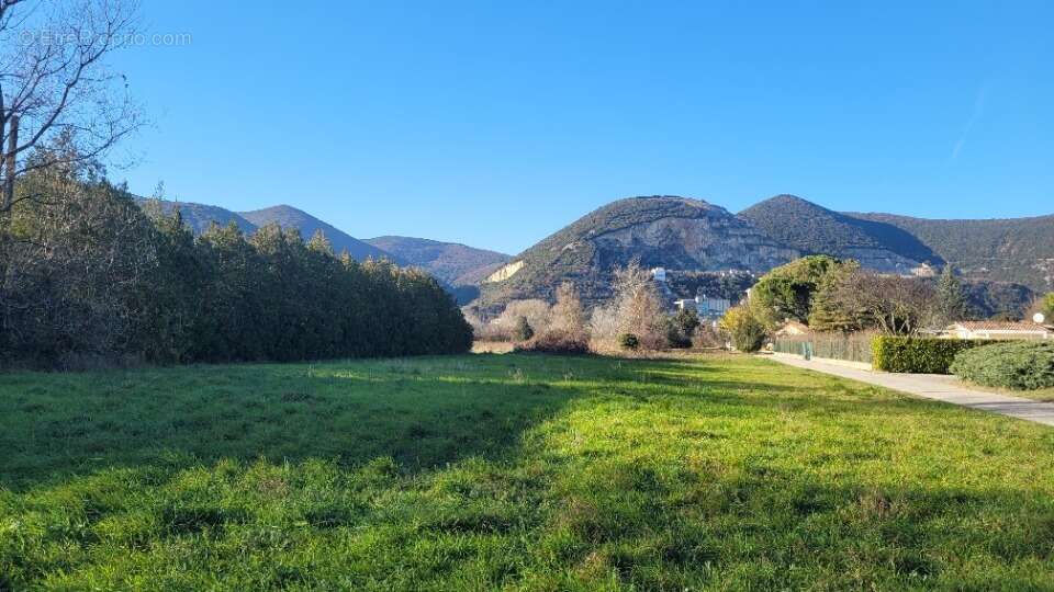 Terrain 328 m² à Cruas  - photo 3