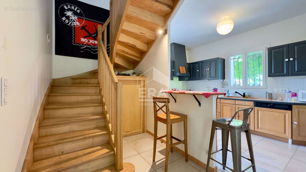Maison Pineuilh 7 pièce(s) 165 m2 - photo 4