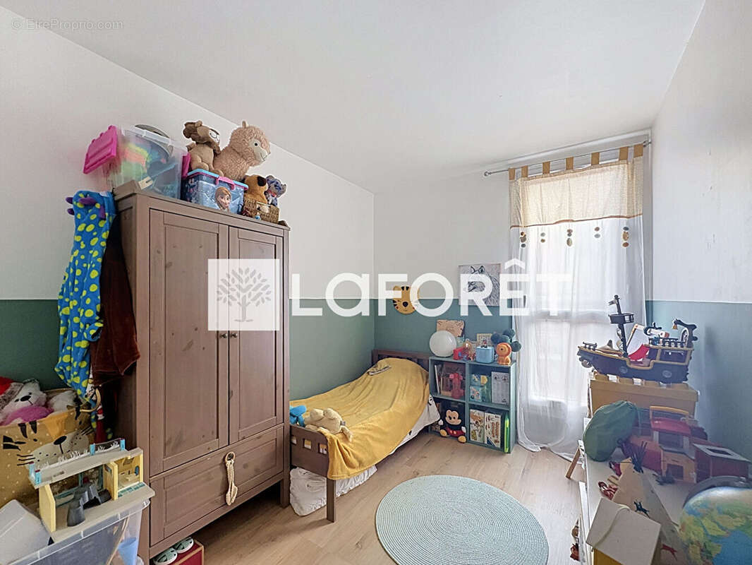 Appartement à COMBS-LA-VILLE