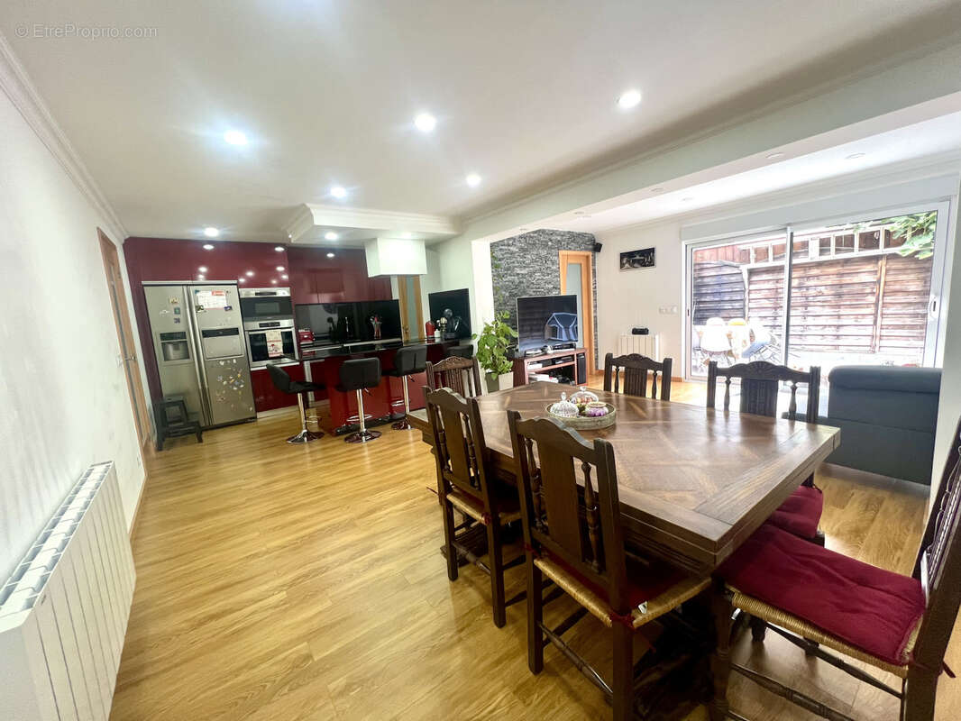 Maison à SARTROUVILLE