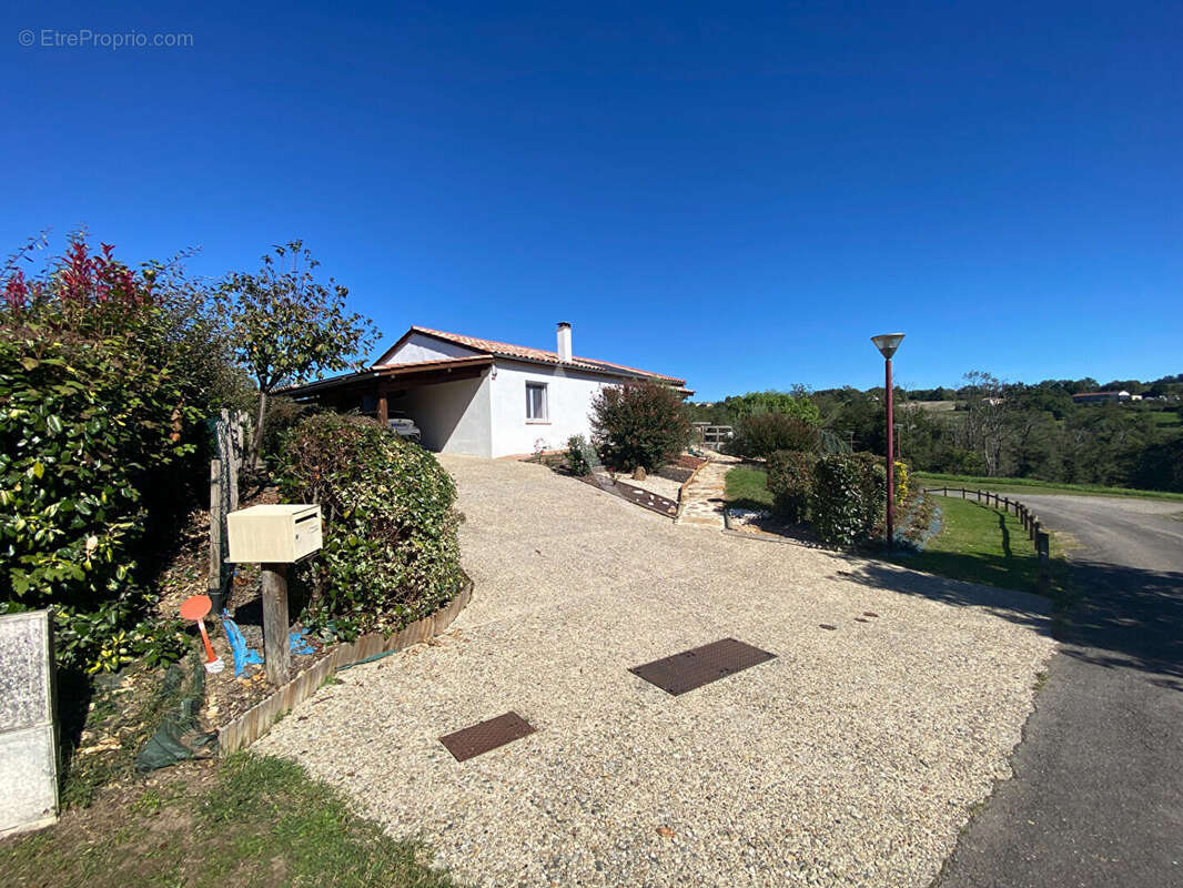 Maison à LAGUEPIE