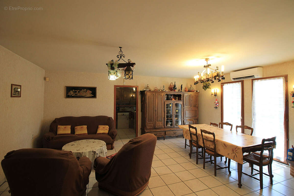 Maison à LES MARCHES