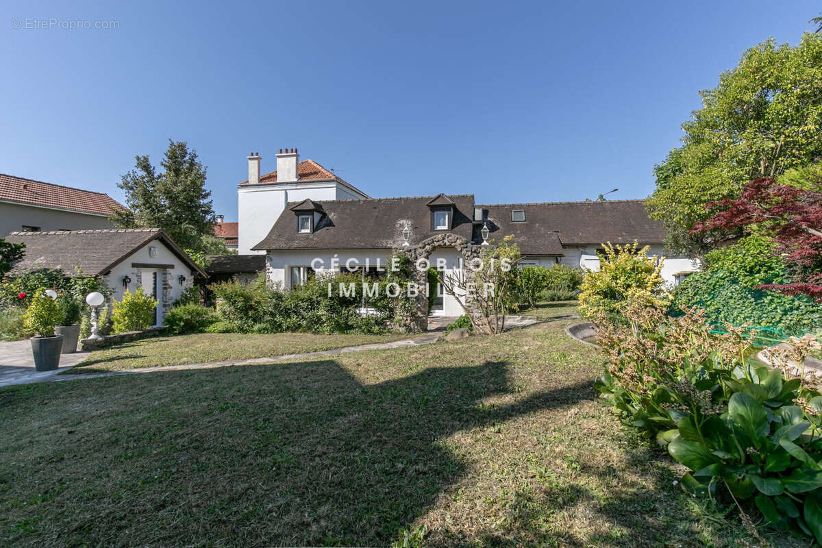 Maison à CHAMPIGNY-SUR-MARNE