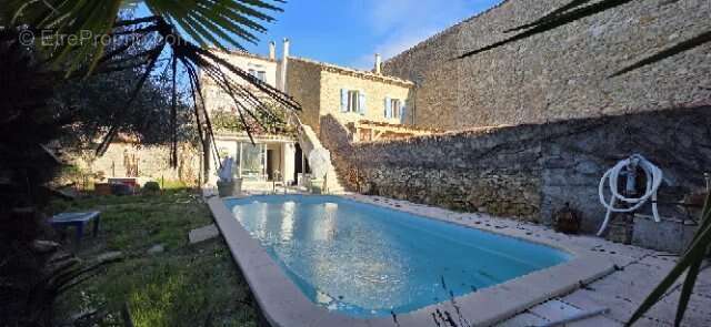 Maison à MOUSSAN