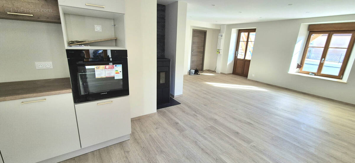Appartement à ORCHAMPS-VENNES