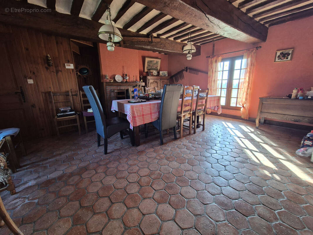 Maison à NEUFCHATEL-EN-BRAY