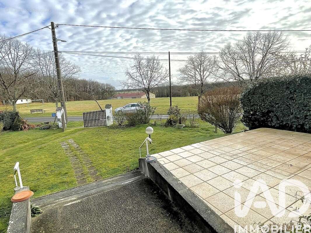 Maison 111 m² à Oulches  - photo 6