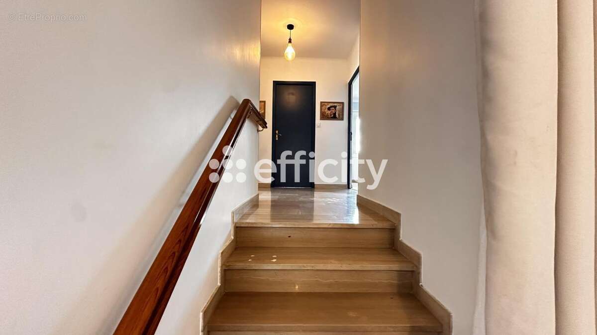 Maison 132 m² à Nyons  - photo 6