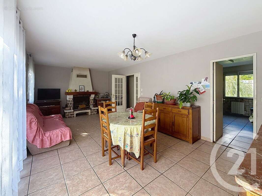 Maison à MONTCEAUX-LES-PROVINS