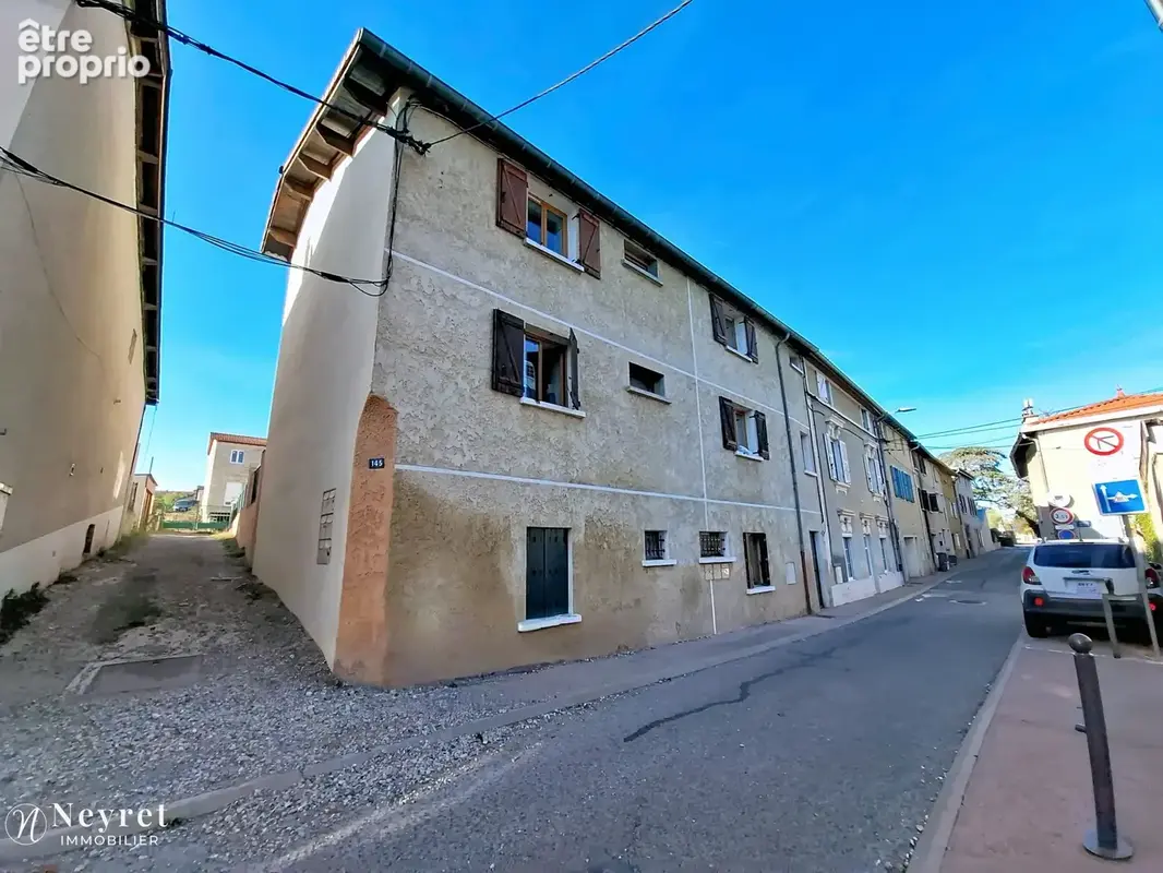 Opportunité à saisir,: T3 de 62m2 avec terrasse et rangement dans combles  dans une maison de village - photo 1