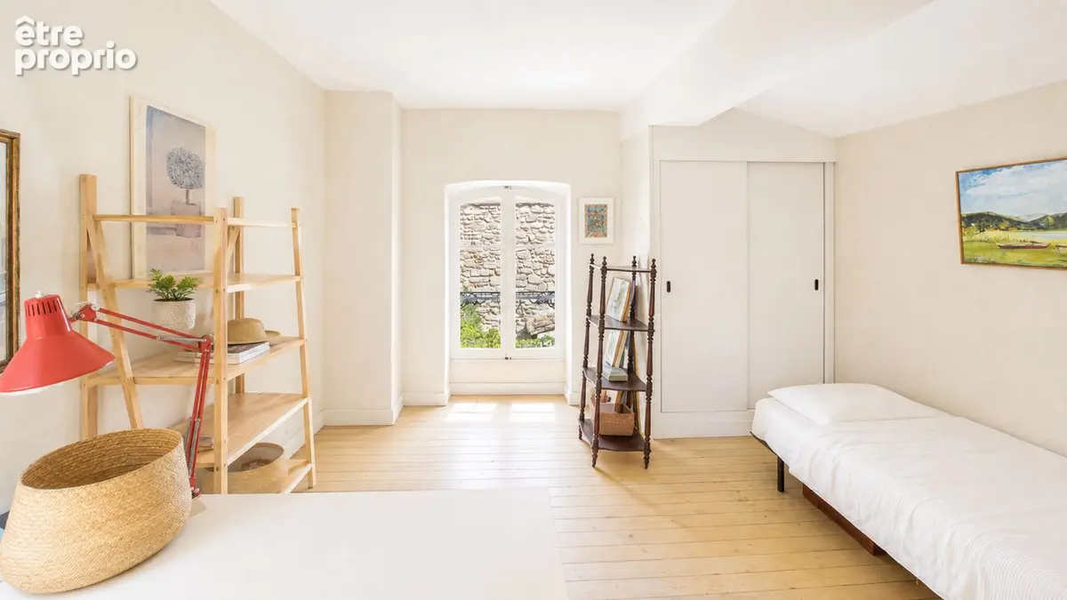 Eyragues, maison de caractère de 210 m² avec cour intérieure de 50 m², 4 chambres et cave - photo 9