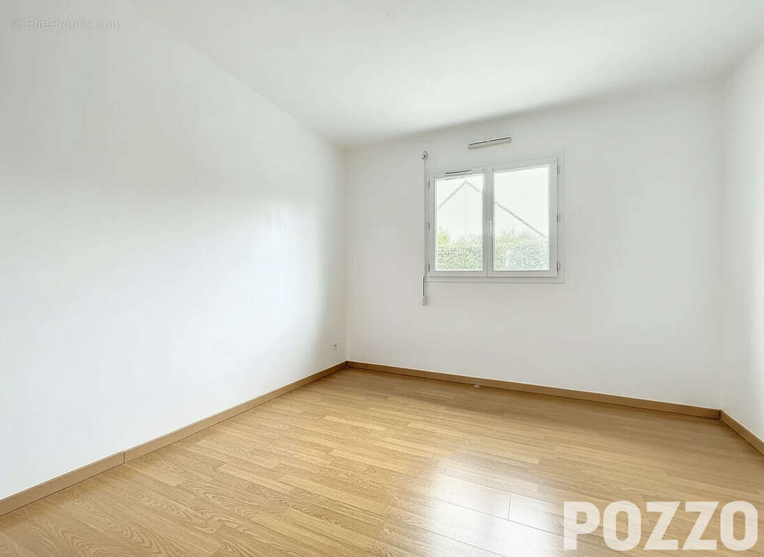 A vendre. st clair sur elle. plain-pied. 3 chb. centre bourg. - photo 6