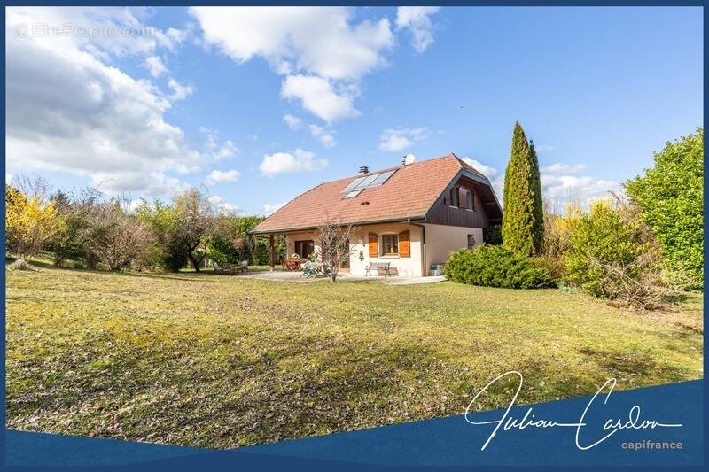 Maison à CUVAT
