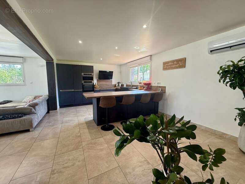 Maison à VILLEMOUSTAUSSOU