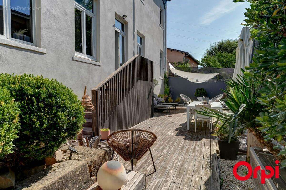 Appartement à RILLIEUX-LA-PAPE