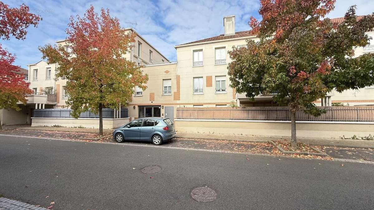 Appartement à EZANVILLE