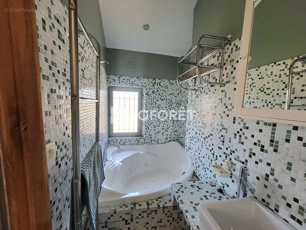 Maison à L&#039;ISLE-SUR-LA-SORGUE