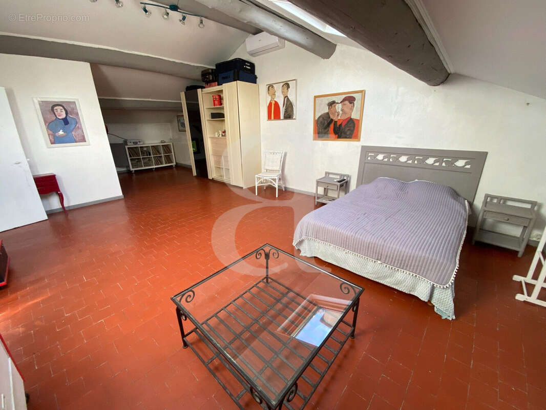 Maison à PERNES-LES-FONTAINES