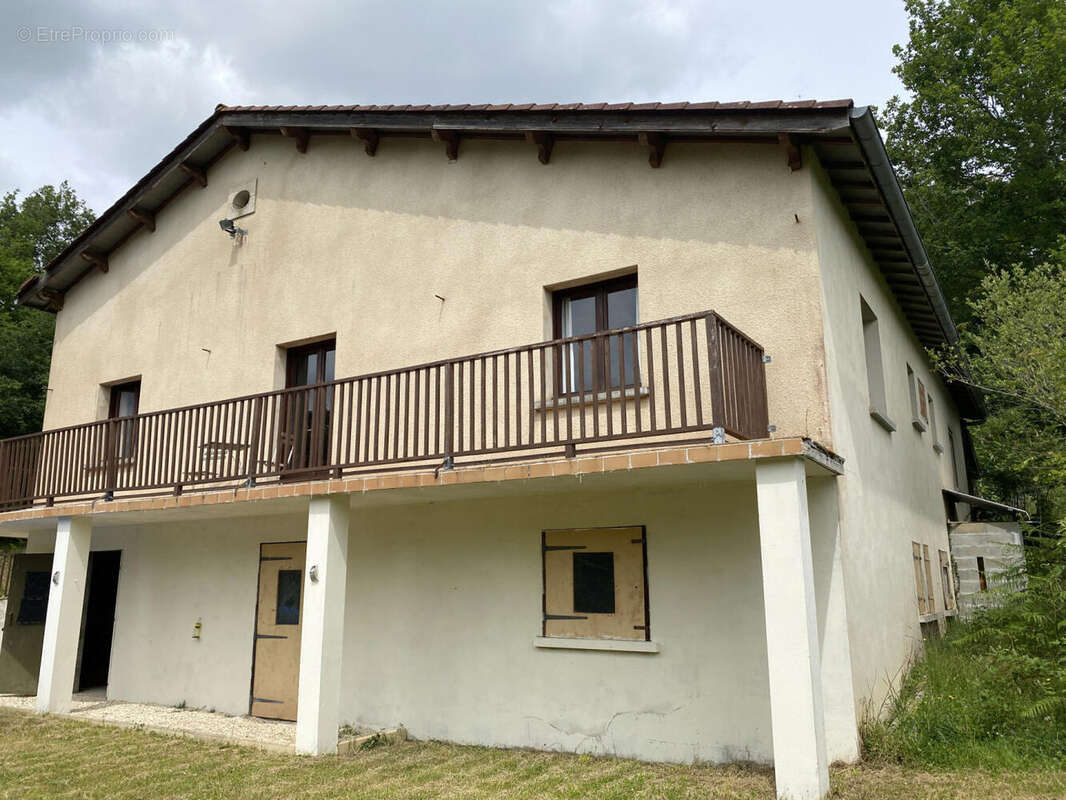 SIDE VIEW - Maison à BROSSAC