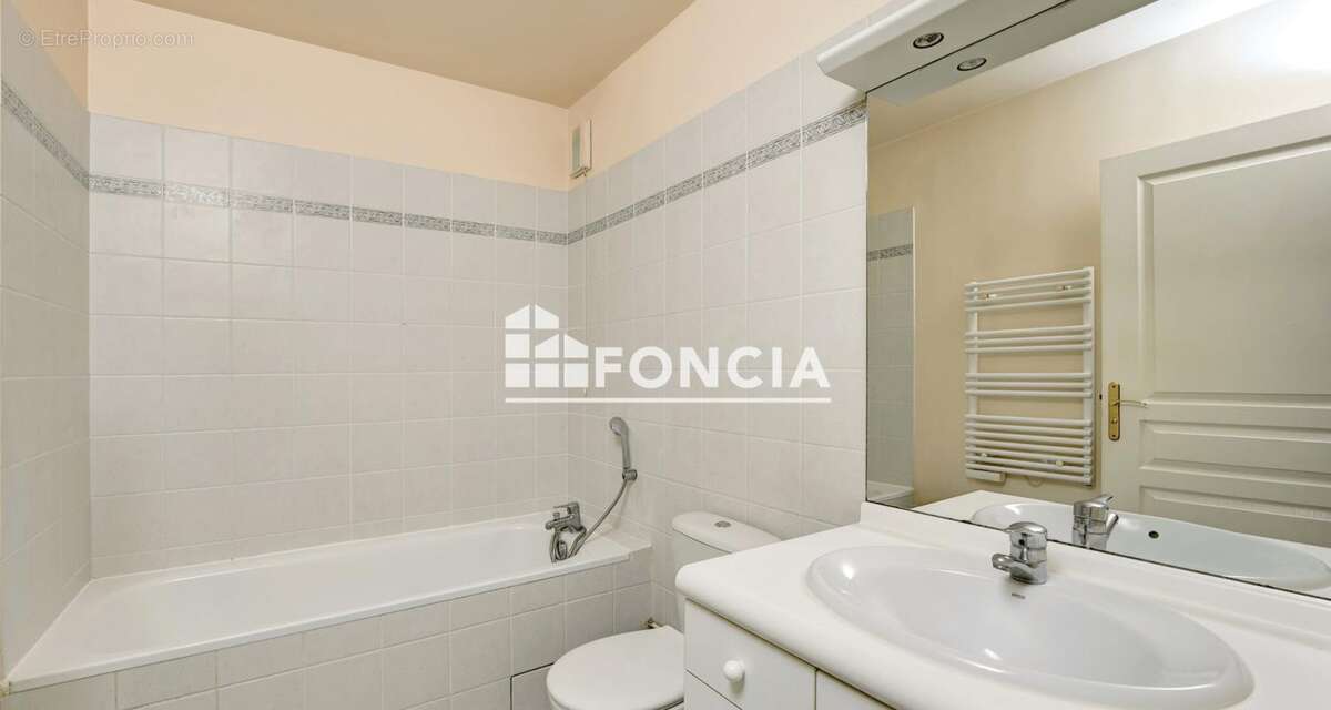 Appartement à ISSY-LES-MOULINEAUX