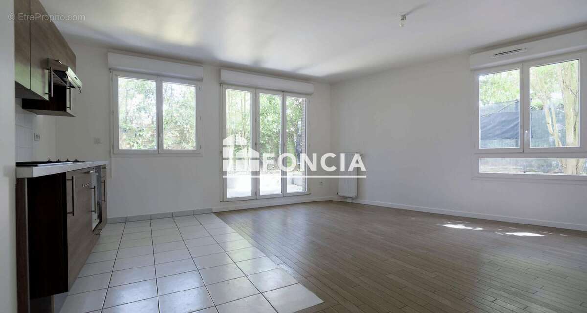 Appartement à CORBEIL-ESSONNES
