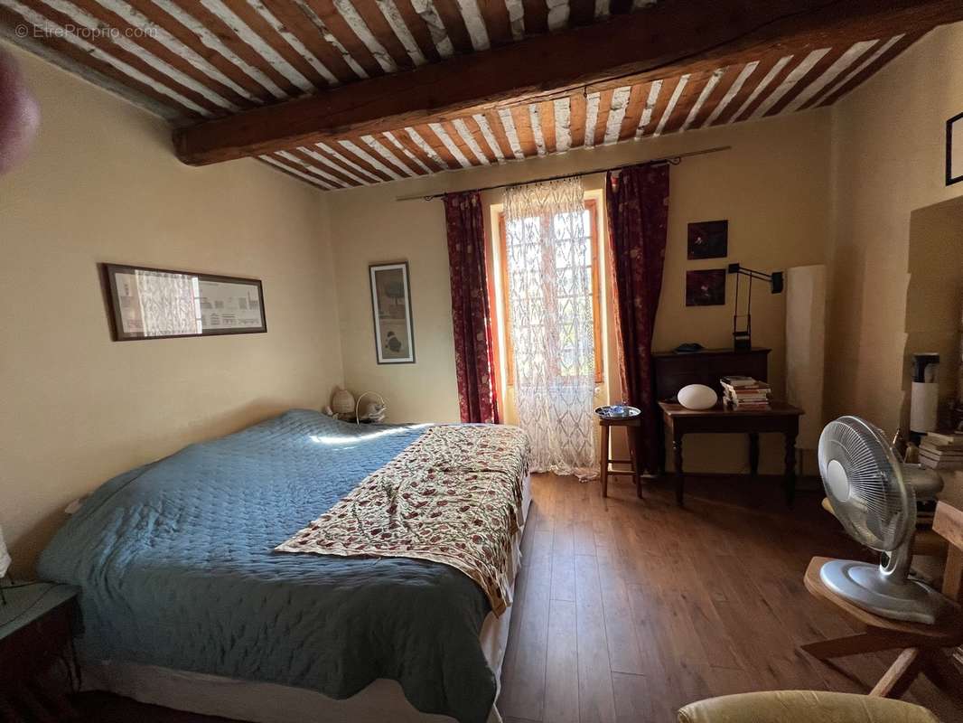 Maison à vendre à GOULT avec une terrasse et un jardin - photo 8