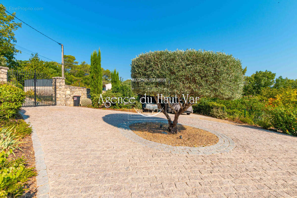 Villa 230m2 avec piscine, et jolie vue - photo 23