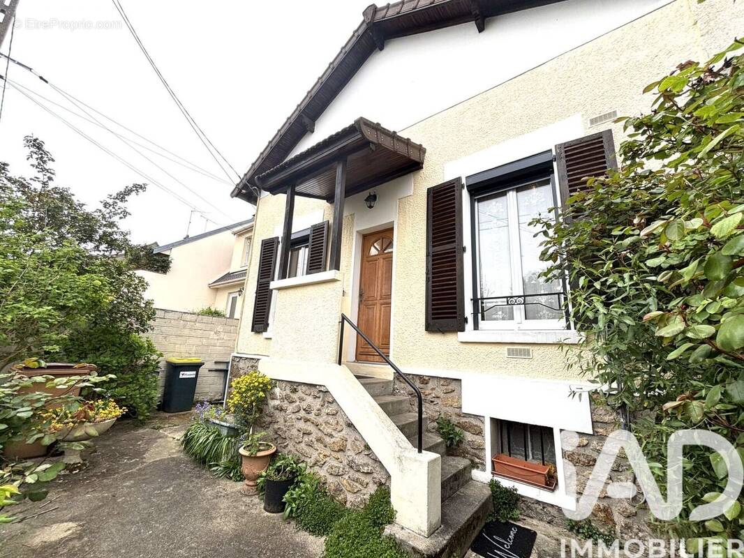 Photo 1 - Maison à VILLEMOMBLE