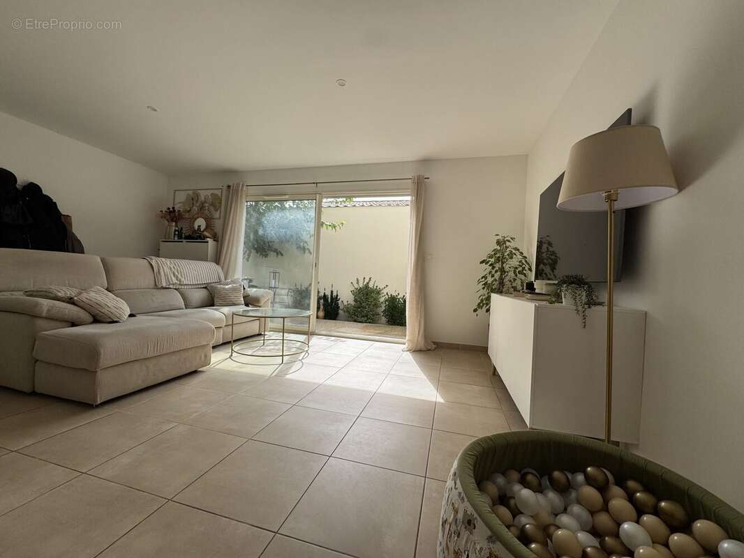 Maison à PERNES-LES-FONTAINES