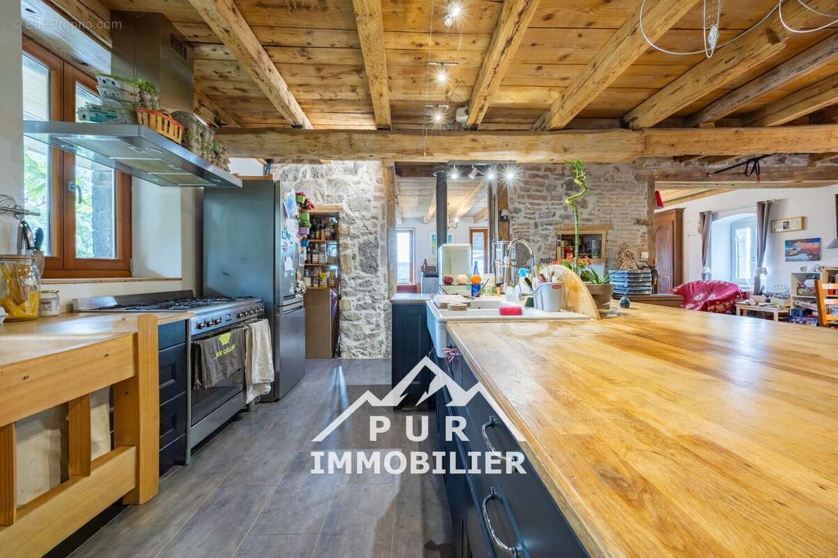 Maison à BONNEVILLE