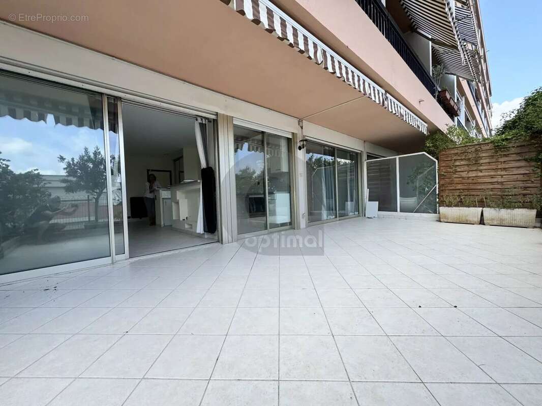 Roquebrune 2 pièces terrasse parking hameau - photo 16
