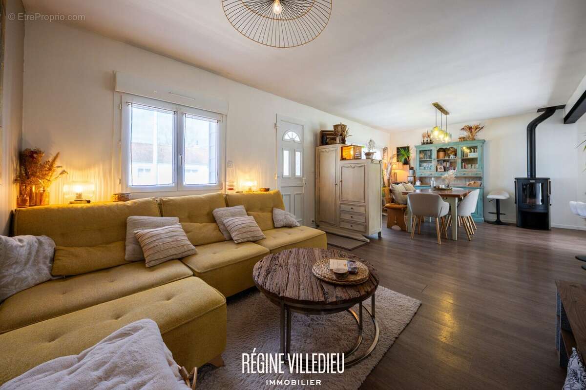 Maison à EQUEURDREVILLE-HAINNEVILLE