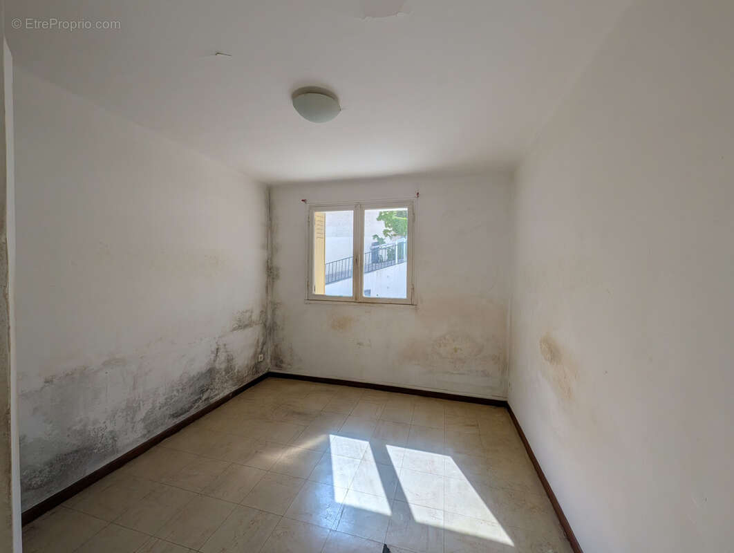 Appartement à MARSEILLE-6E