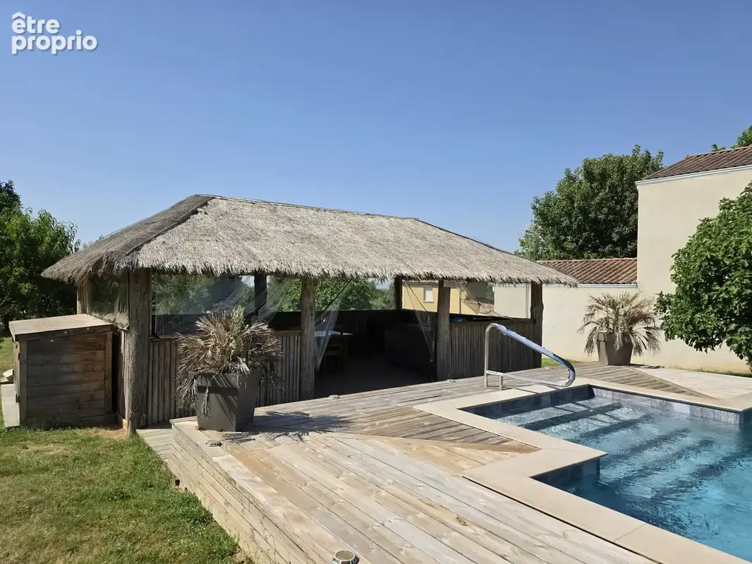 Elegante villa de plain pied avec piscine et vaste terrain - photo 4