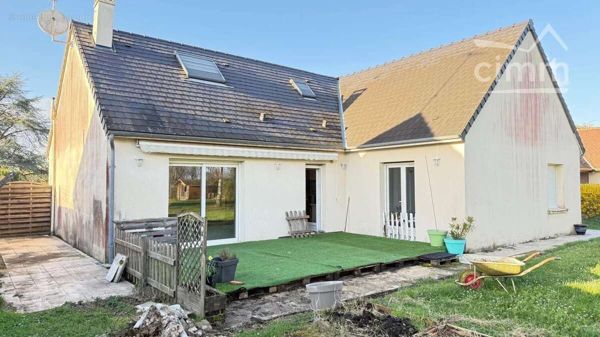 Maison à SAINT-DYE-SUR-LOIRE