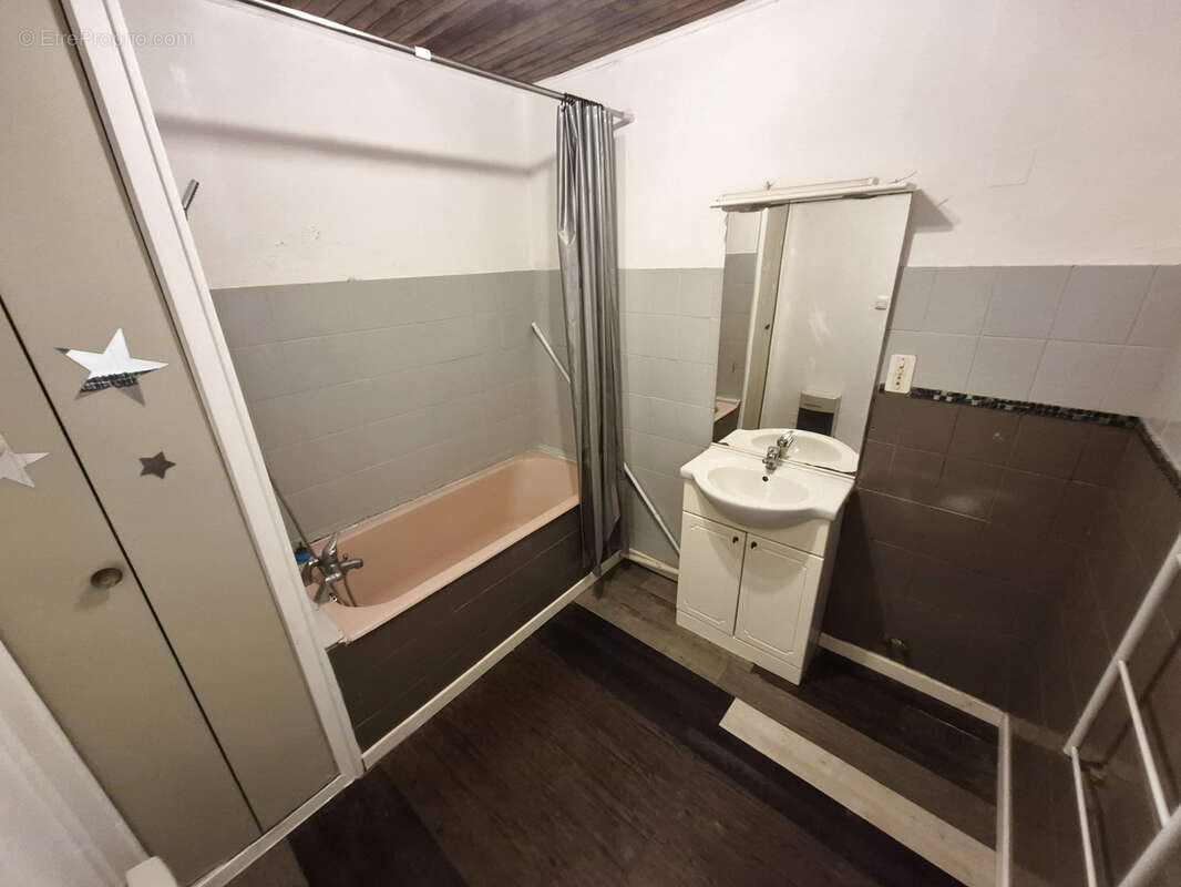 Appartement à CHAMPAGNE-EN-VALROMEY