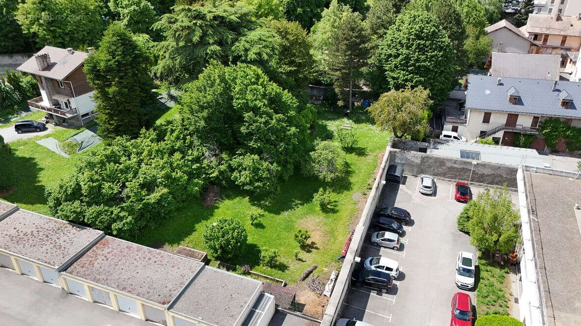 Terrain à SAINT-JEAN-DE-MAURIENNE