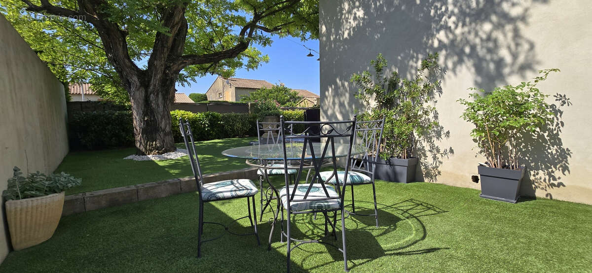 Maison à MORIERES-LES-AVIGNON