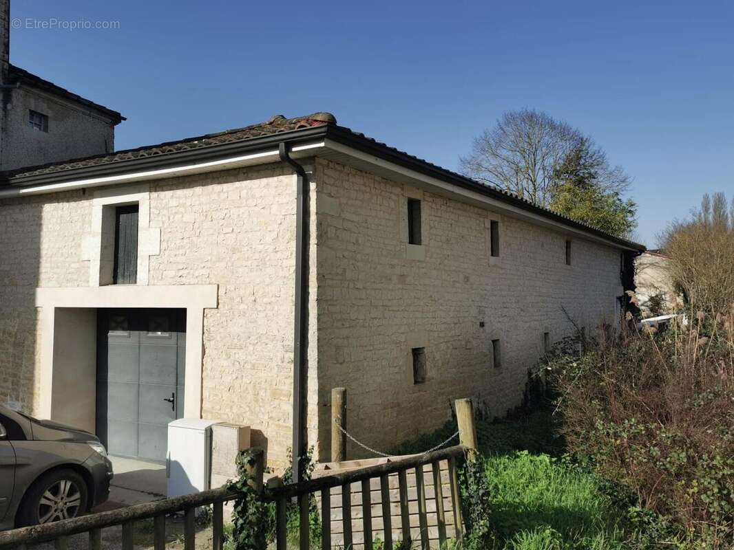 Photo 8 - Maison à AIGRE