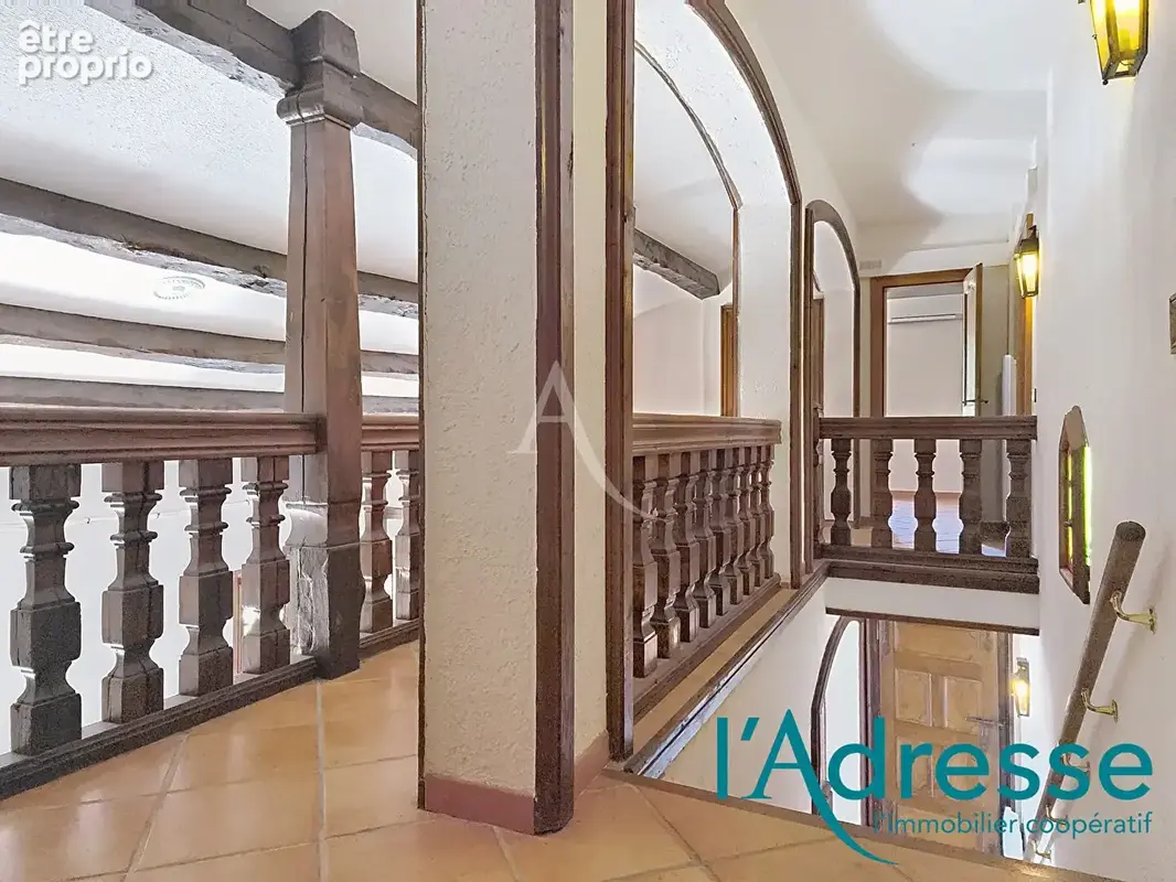 Villa 6/7 pièces avec piscine, magnifique vue mer et iles ! - photo 8