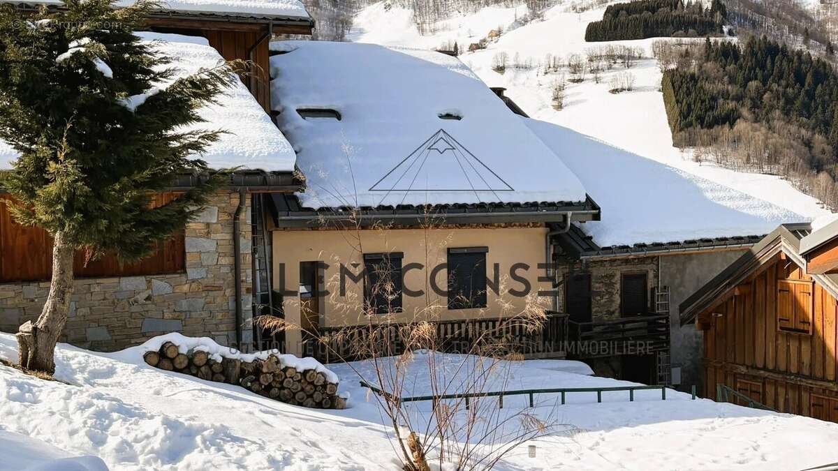 Maison à LES AVANCHERS-VALMOREL