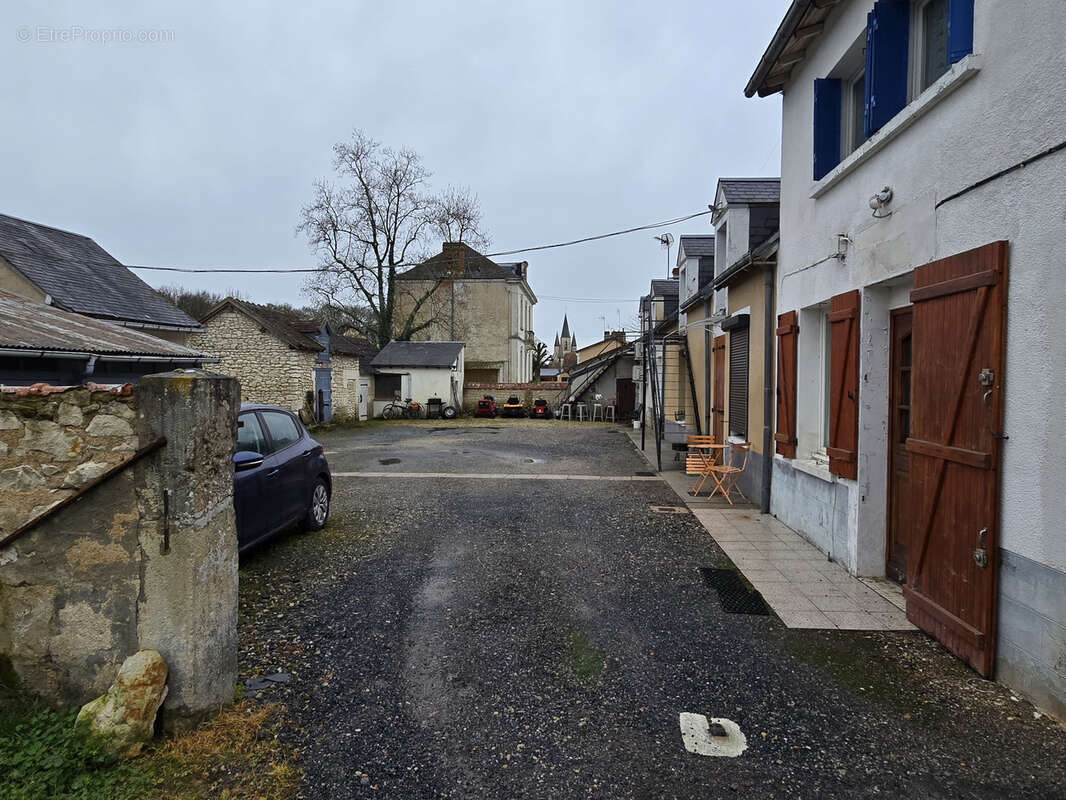 Maison à MEZIERES-EN-BRENNE