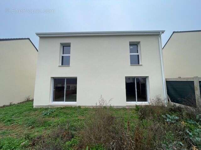 Maison à ANGERVILLE-LA-CAMPAGNE