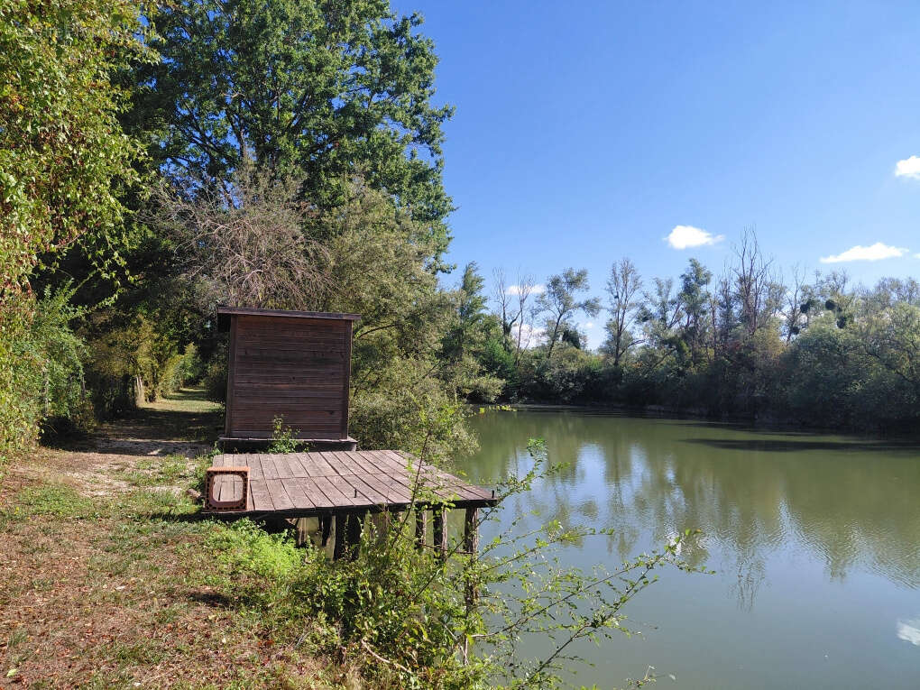 Terrain d'agrement avec chalet et postes de peche - photo 2
