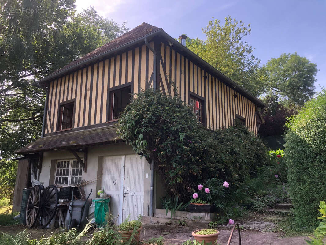 Maison à SAINT-PIERRE-SUR-DIVES
