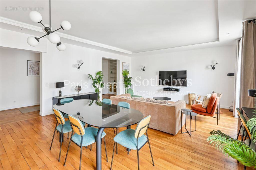 Appartement à NEUILLY-SUR-SEINE