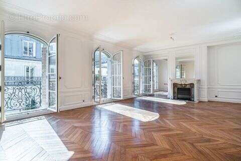 Appartement 185 m² à Paris-6e  - photo 3